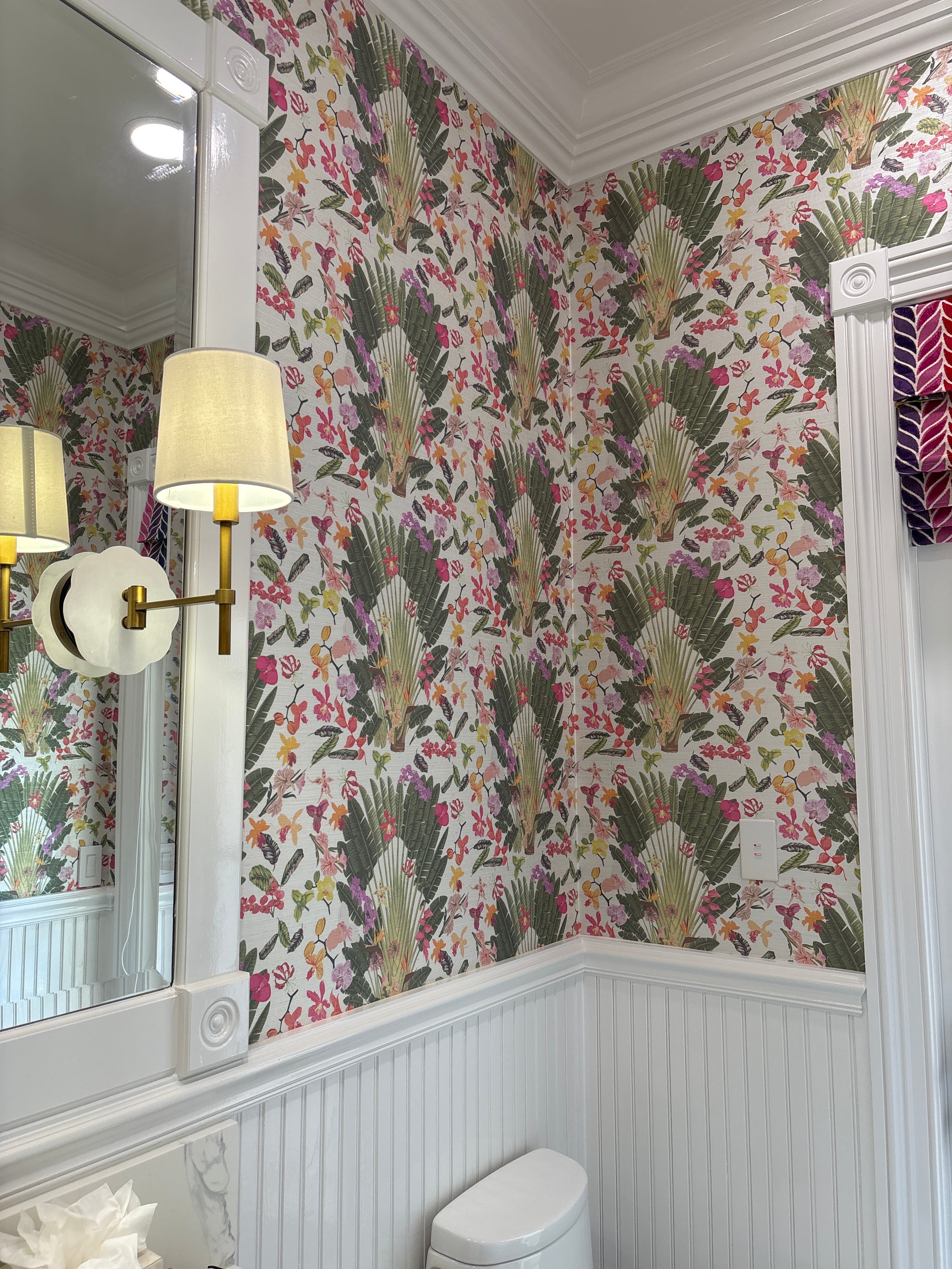 Papier peint blanc fantaisie tropical, au mètre carré