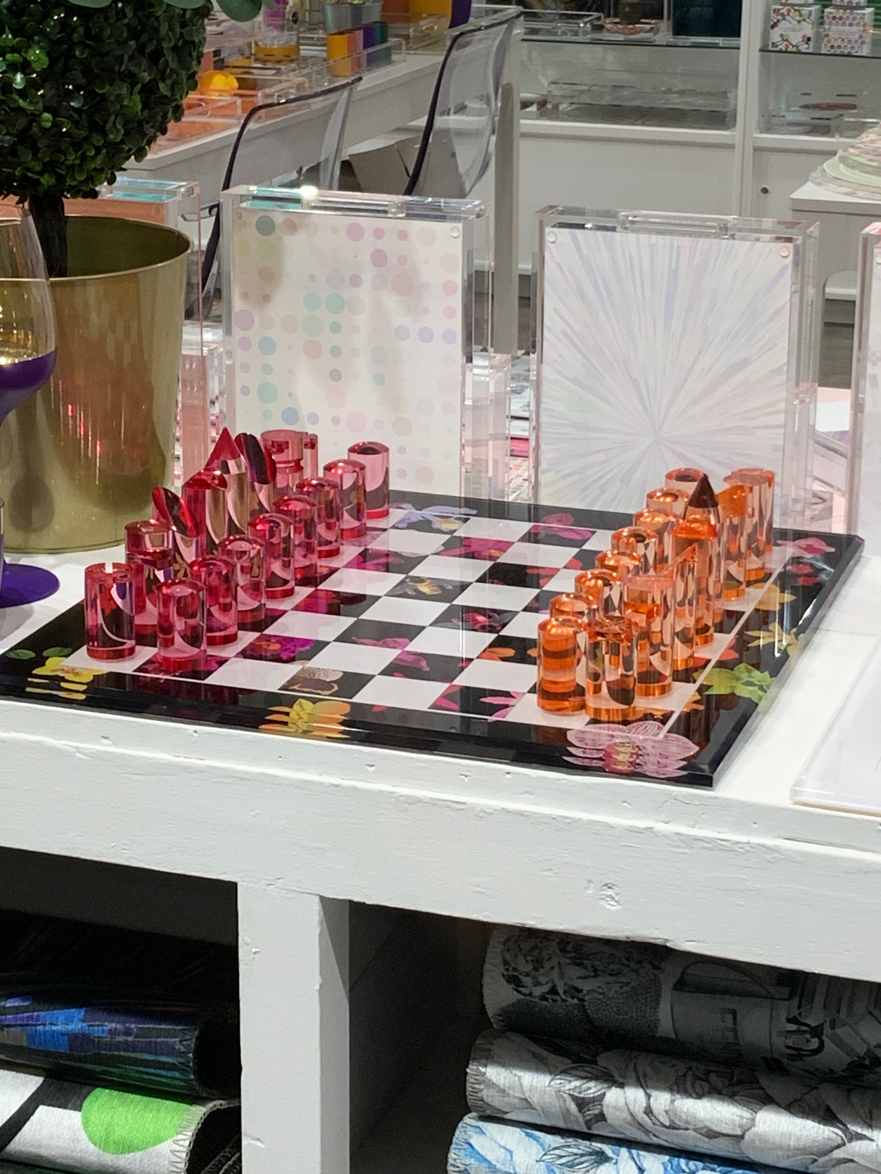 Precise Orchid Noir Acrylic Chess