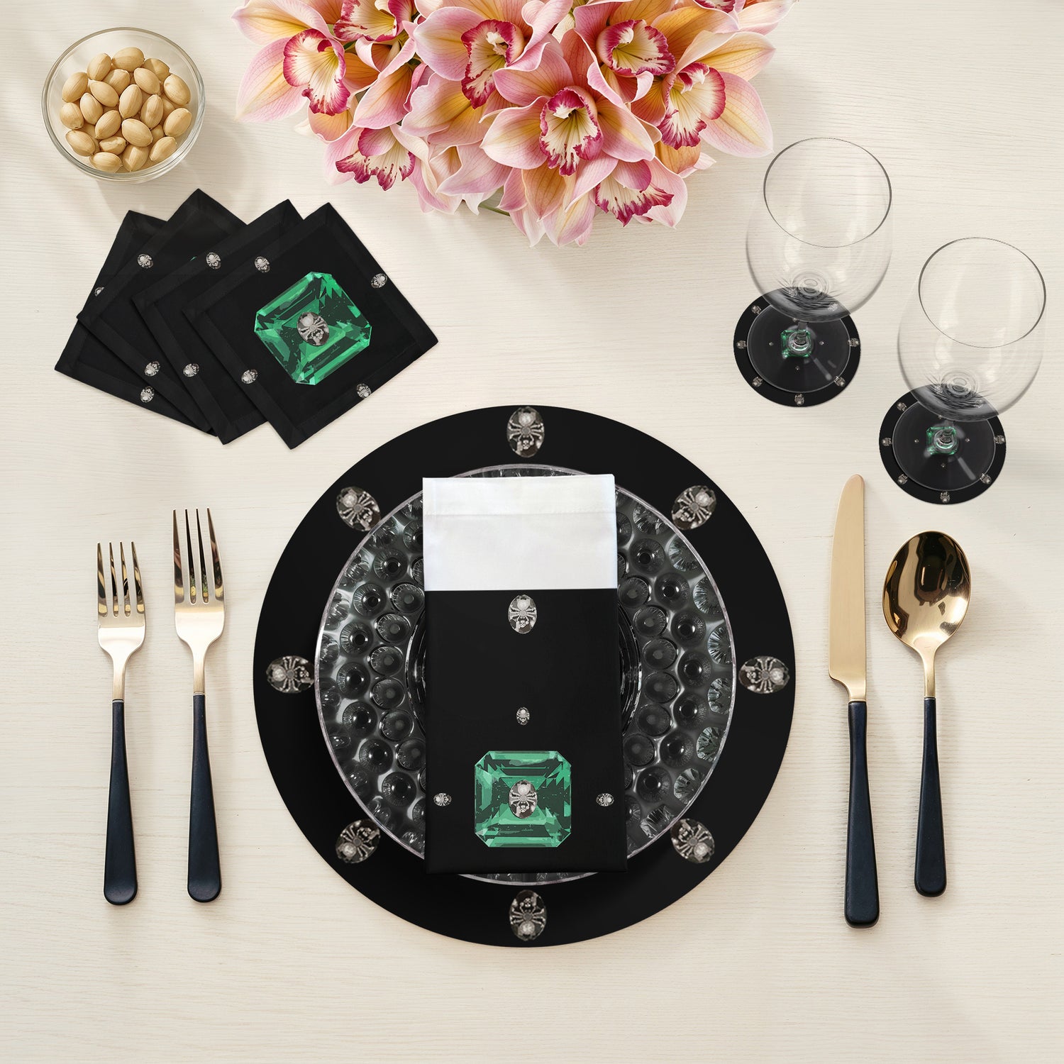 Asscher Black 16" Round Pebble Placemats, Set of 4 - nicolettemayer.com