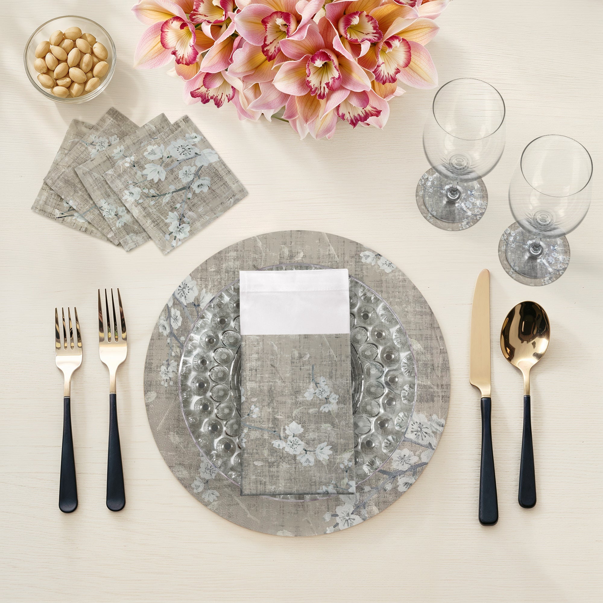 Blossom Fantasia French Gray 16 Round Pebble Placemats, Set Of 4 - nicolettemayer.com