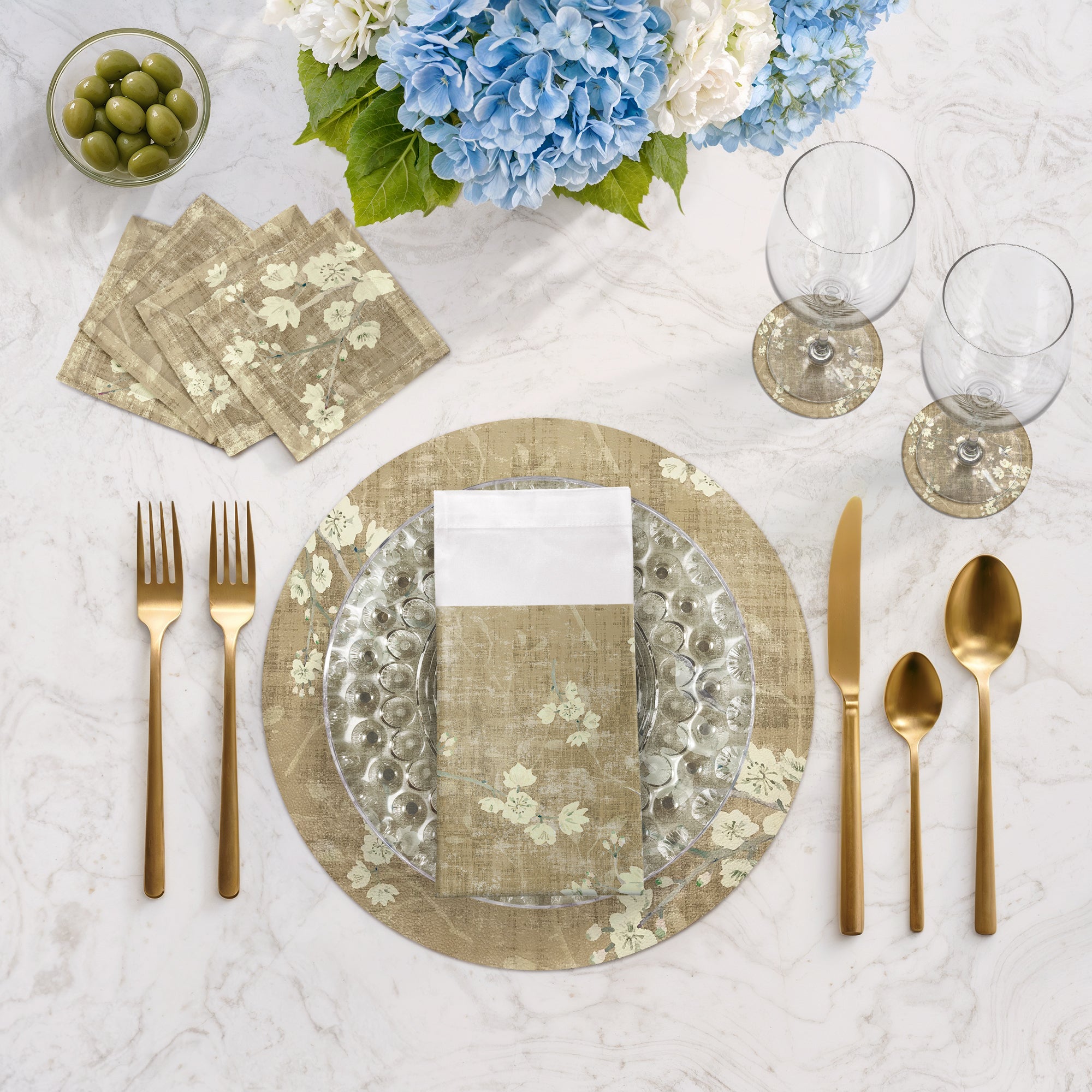 Blossom Fantasia Gold 16 Round Pebble Placemats, Set Of 4 - nicolettemayer.com