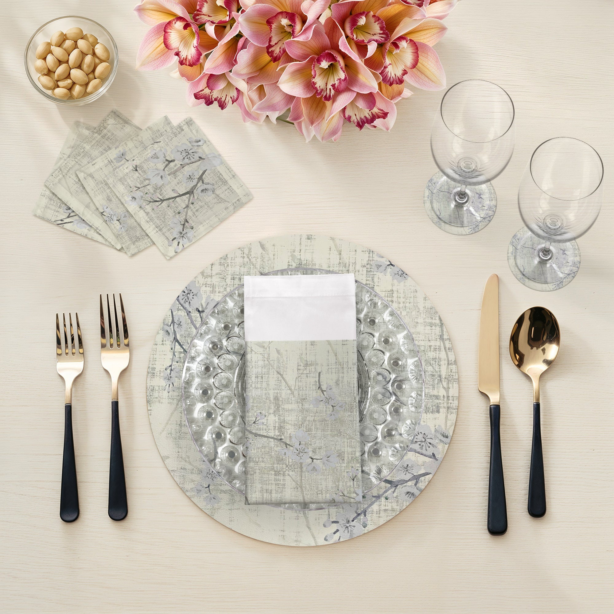 Blossom Fantasia Ivory 16 Round Pebble Placemats, Set Of 4 - nicolettemayer.com