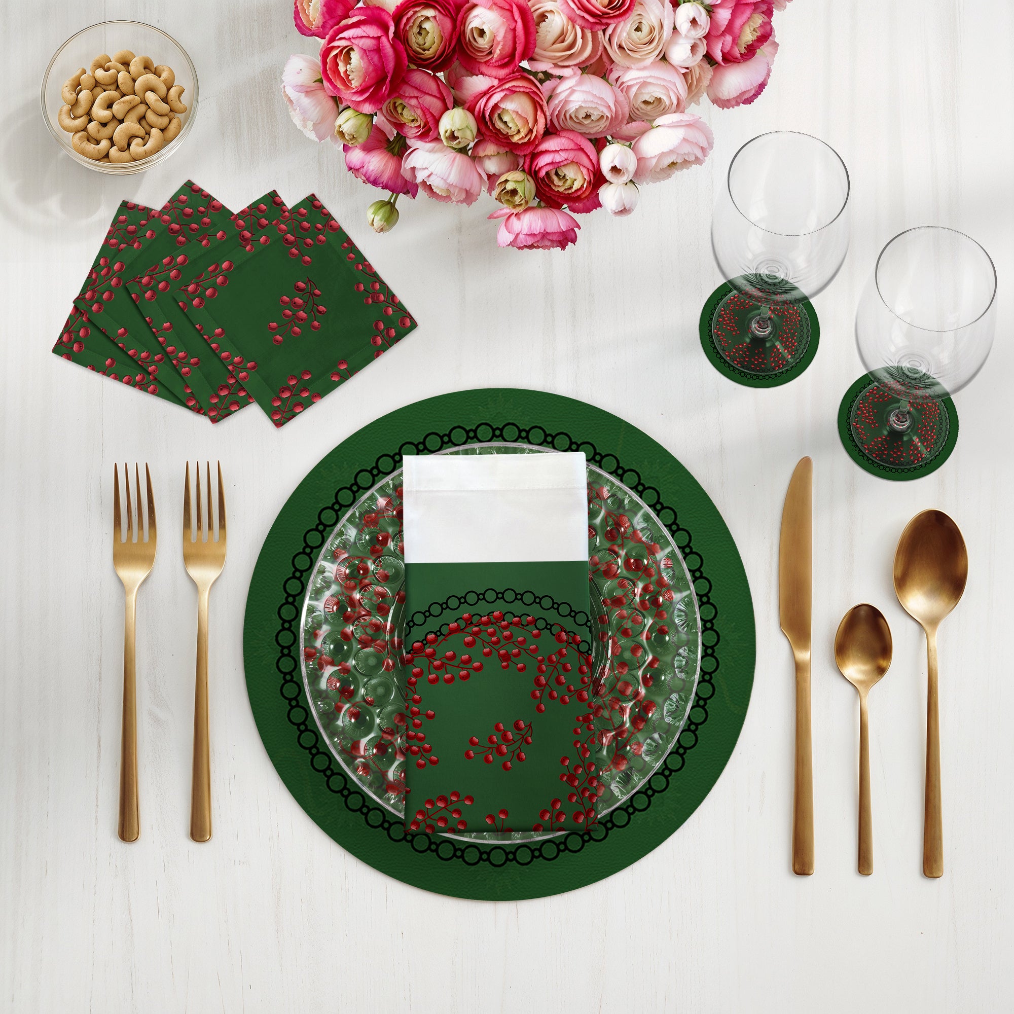 Christmas Berries Red Green 16" Round Pebble Placemats, Set of 4 - nicolettemayer.com
