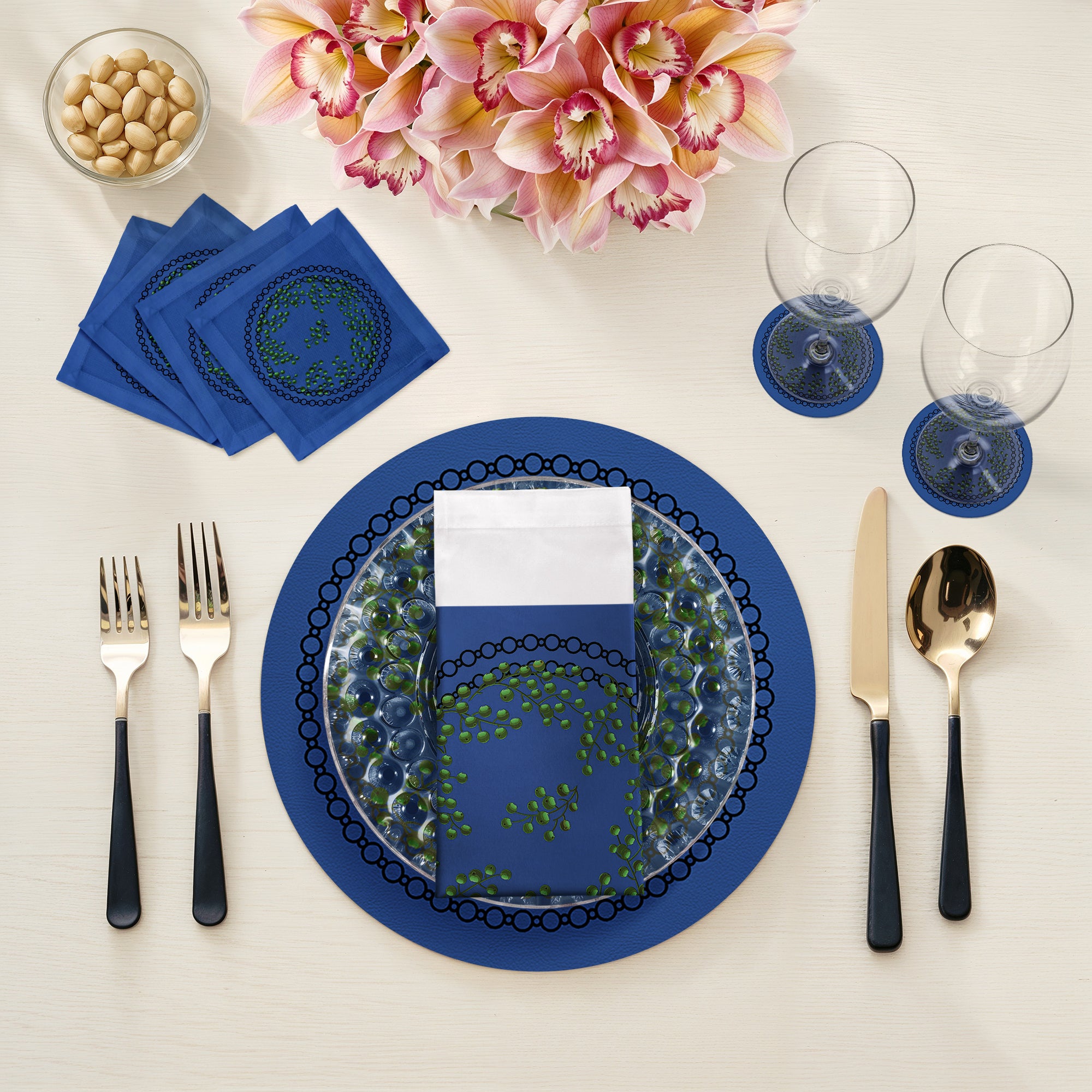 Christmas Berries Green Blue 16" Round Pebble Placemats, Set of 4 - nicolettemayer.com
