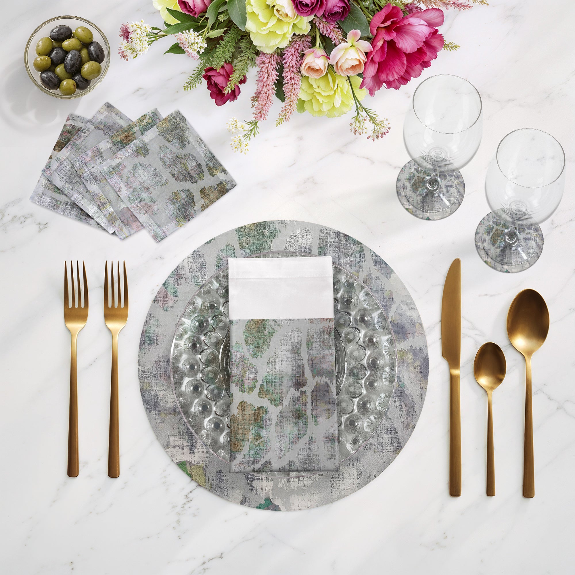 Giraffe Fall 16" Round Pebble Placemats, Set of 4 - nicolettemayer.com