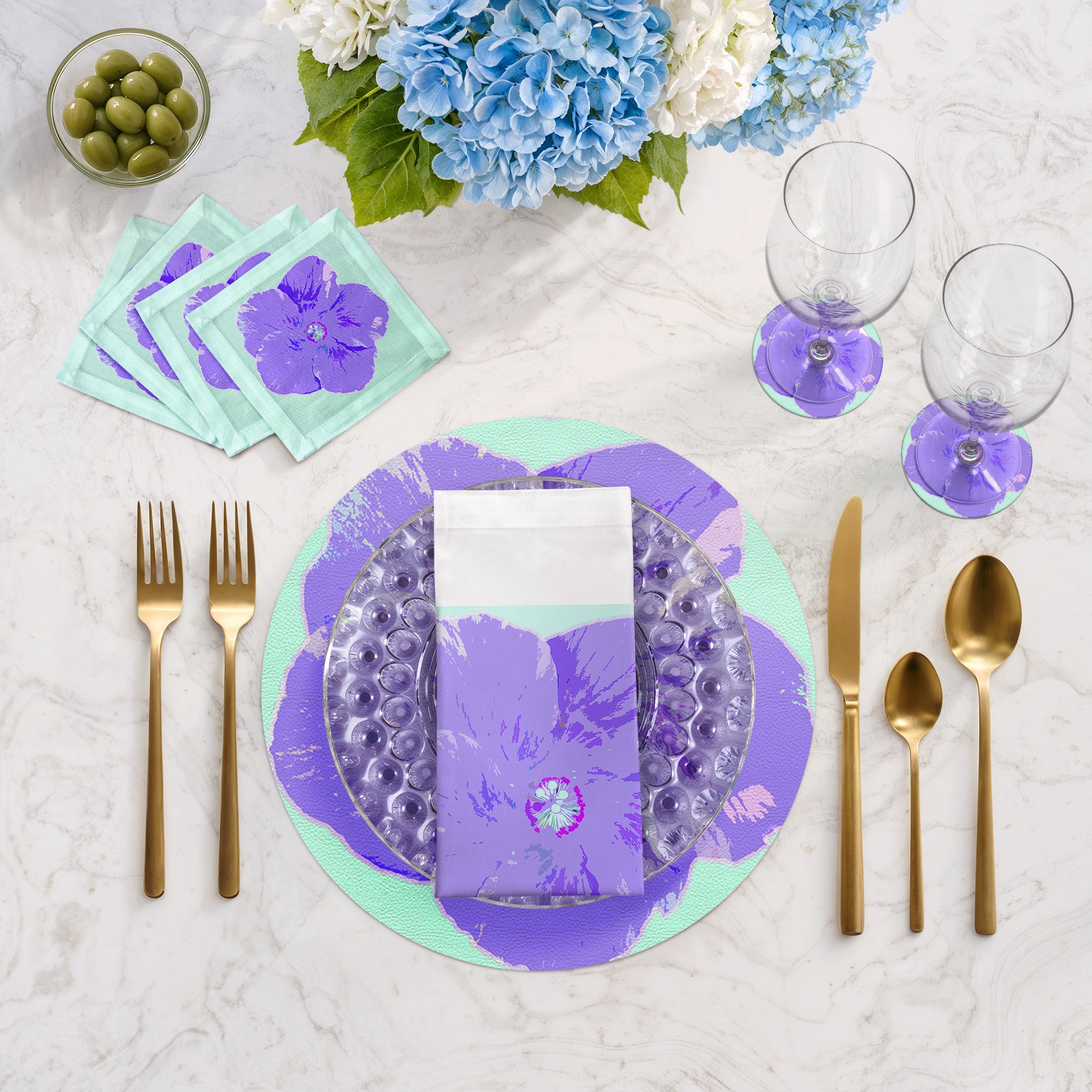 Hibiscus Wander 16" Round Pebble Placemats, Set of 4 - nicolettemayer.com