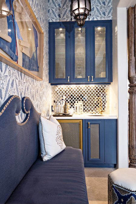 Ottoman Floral Classic Wallpaper, Per Yard