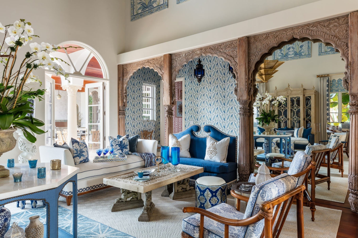 Ottoman Floral Classic Wallpaper, Per Yard