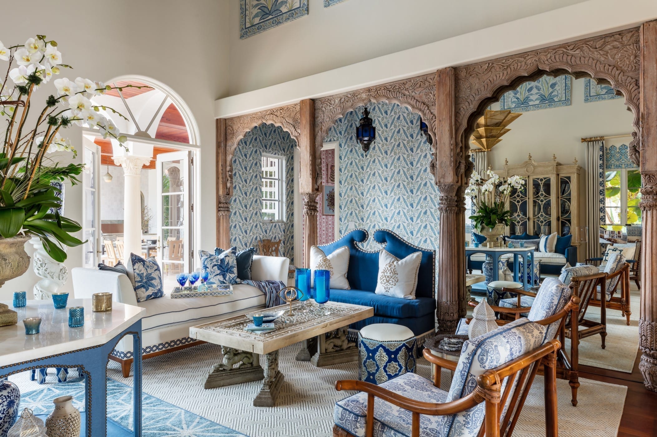 Ottoman Floral Classic Wallpaper, Per Yard