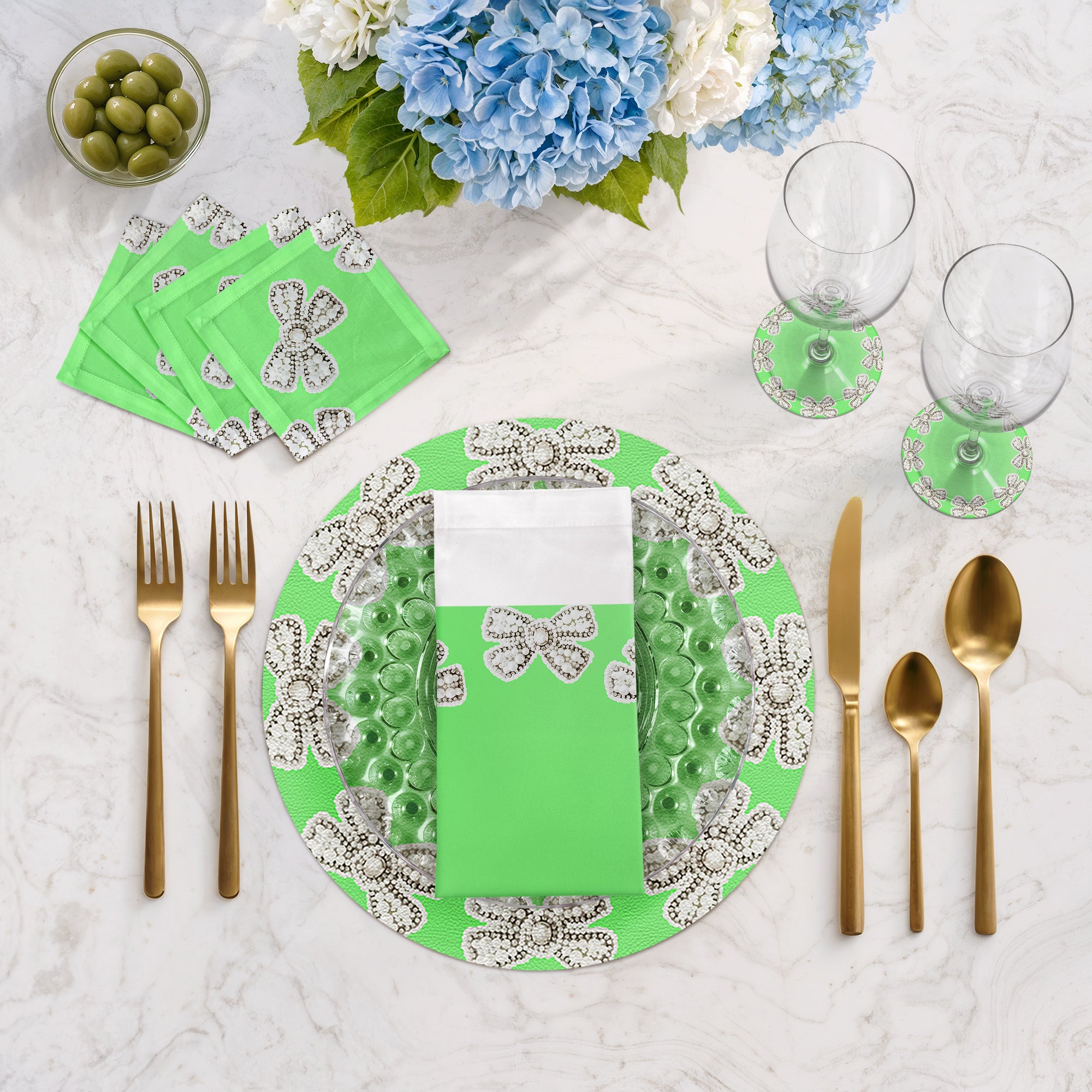 Pearl Bow Colony 16" Round Pebble Placemats, Set of 4 - nicolettemayer.com