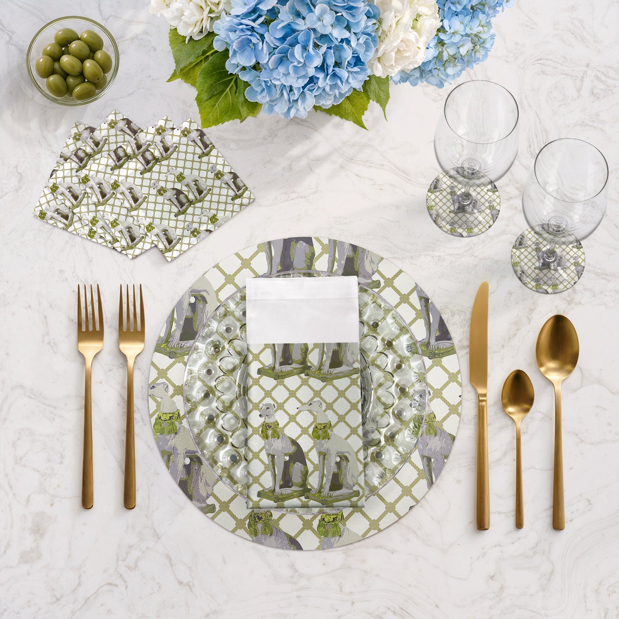 Regal Greyhound Gold 16" Round Pebble Placemats, Set of 4 - nicolettemayer.com