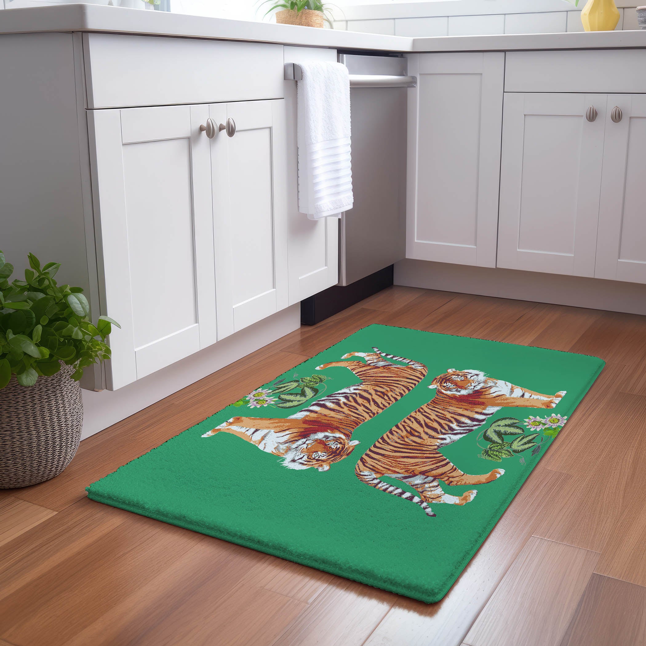 Tiger Seeing Double Kelly Microfiber Rectangle Washable Rug