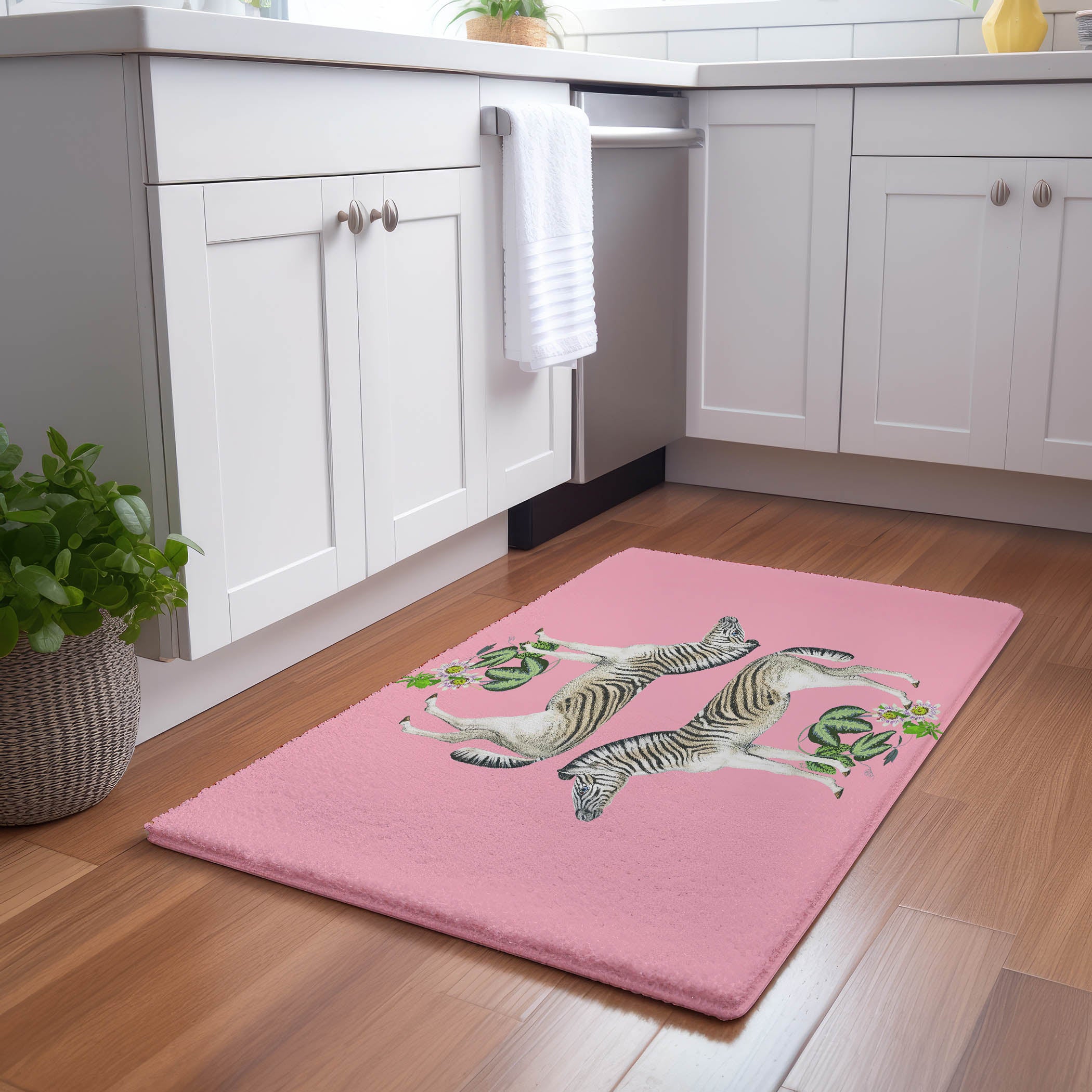 Tapis lavable en chenille rose motif zèbre