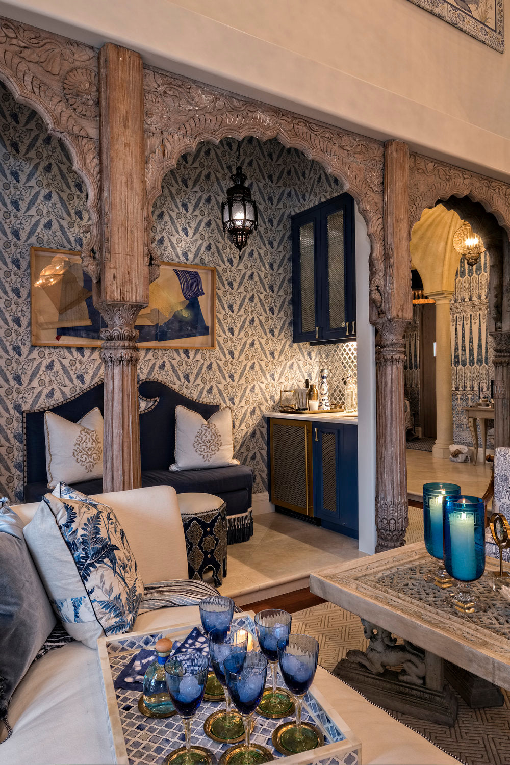 Ottoman Floral Classic Wallpaper, Per Yard