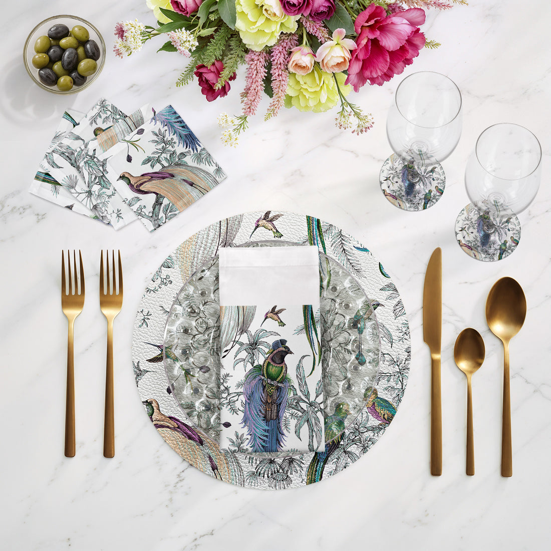 Audubon Exotica Blue Green 16" Round Pebble Placemats, Set of 4 - nicolettemayer.com
