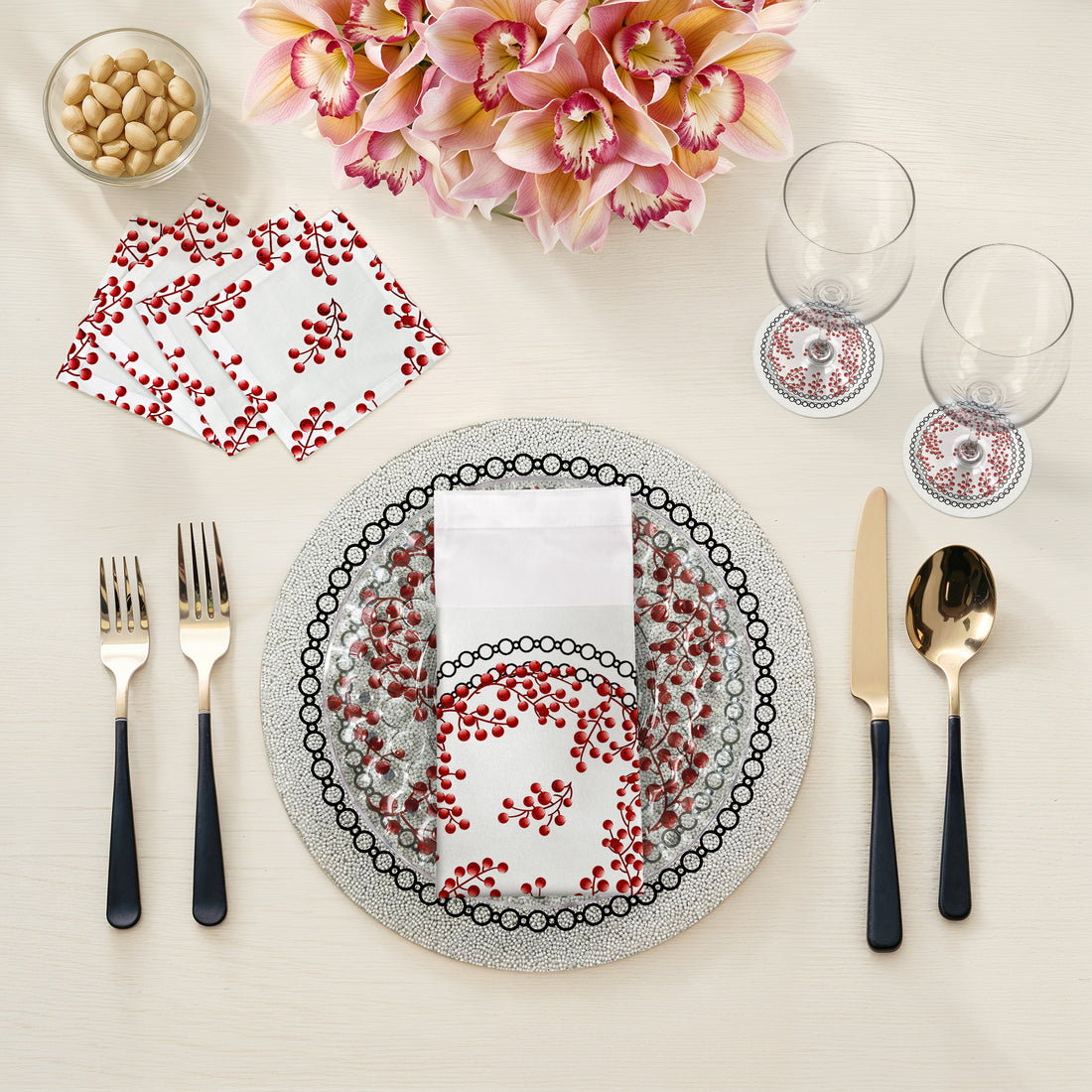 Christmas Berries Red White Round Beaded Placemat Smooth