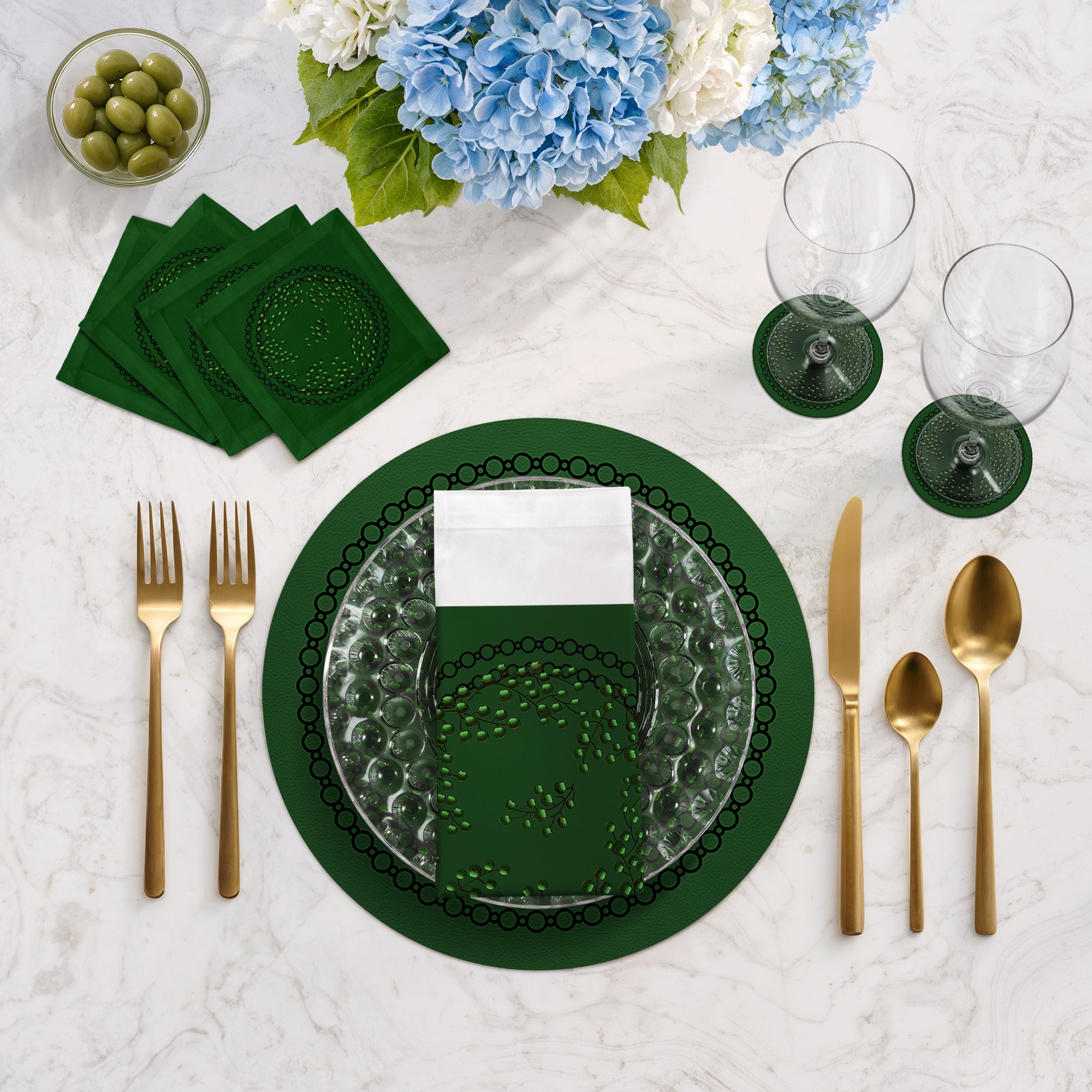 Christmas Berries Green Green 16" Round Pebble Placemats, Set of 4 - nicolettemayer.com
