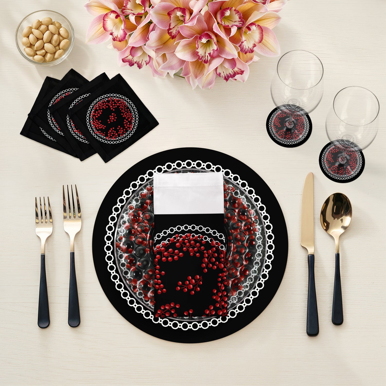 Christmas Berries Red Black 16" Round Pebble Placemats, Set of 4 - nicolettemayer.com

