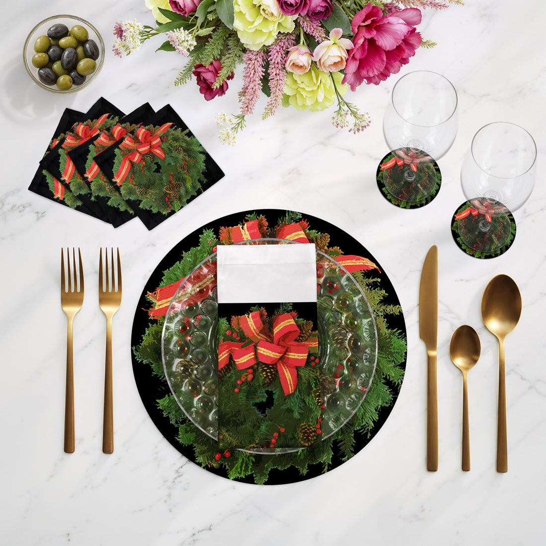 Christmas Wreath Black 16" Round Pebble Placemats, Set of 4 - nicolettemayer.com
