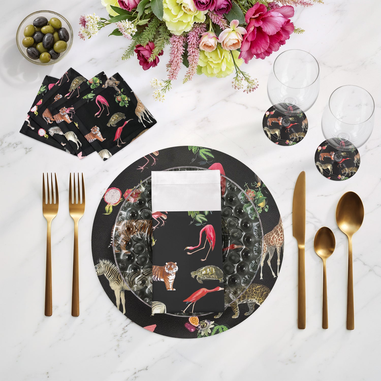 Exotix Black 16" Round Pebble Placemats, Set of 4 - nicolettemayer.com
