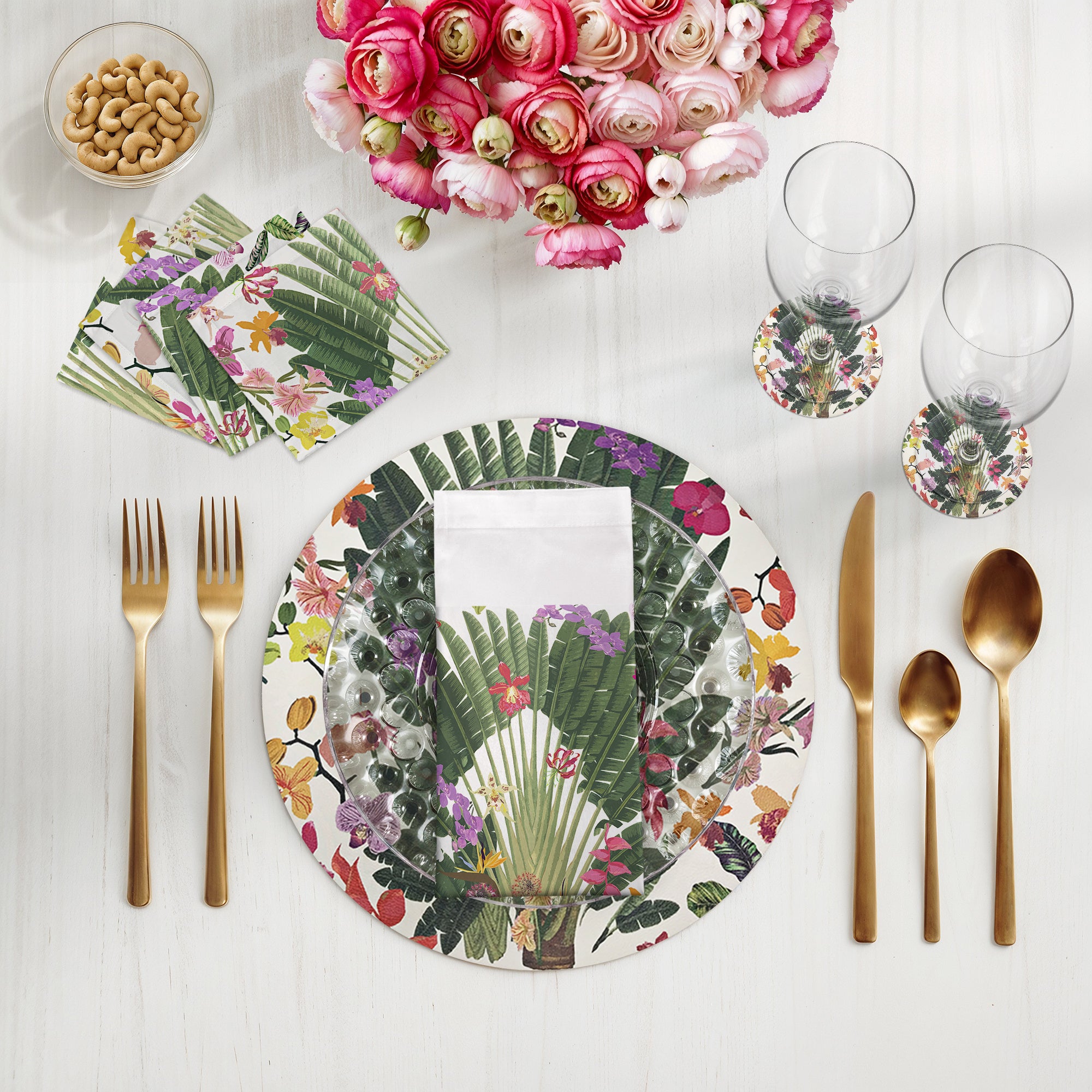 Fantasy Tropical White 16" Round Pebble Placemats, Set of 4 - nicolettemayer.com
