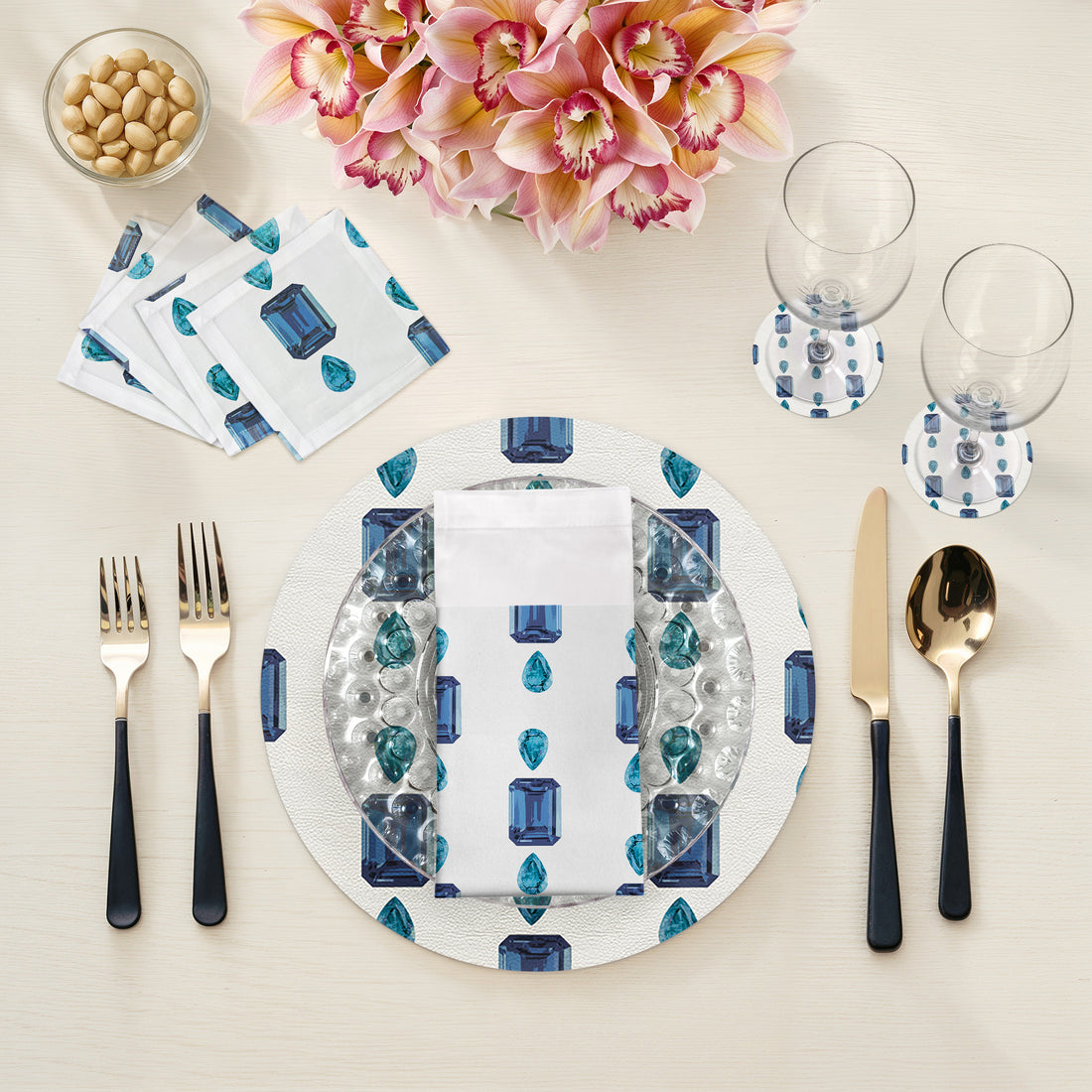 Ensemble de 4 sets de table ronds en galets blancs Gem Sapphires de 40 cm