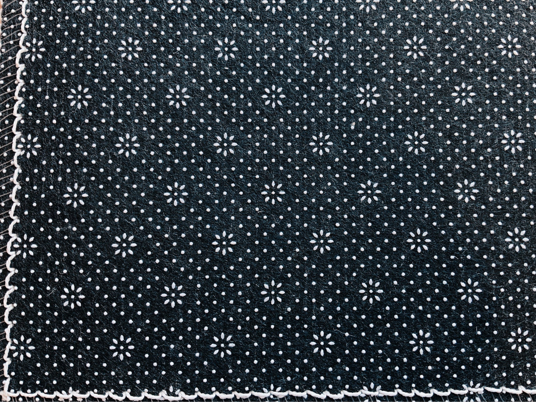 Bougie Women Nuevo Black White Chenille Washables Rug