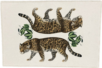 Waschbarer Chenille-Teppich „Leopard Seeing Double“ in Weiß 