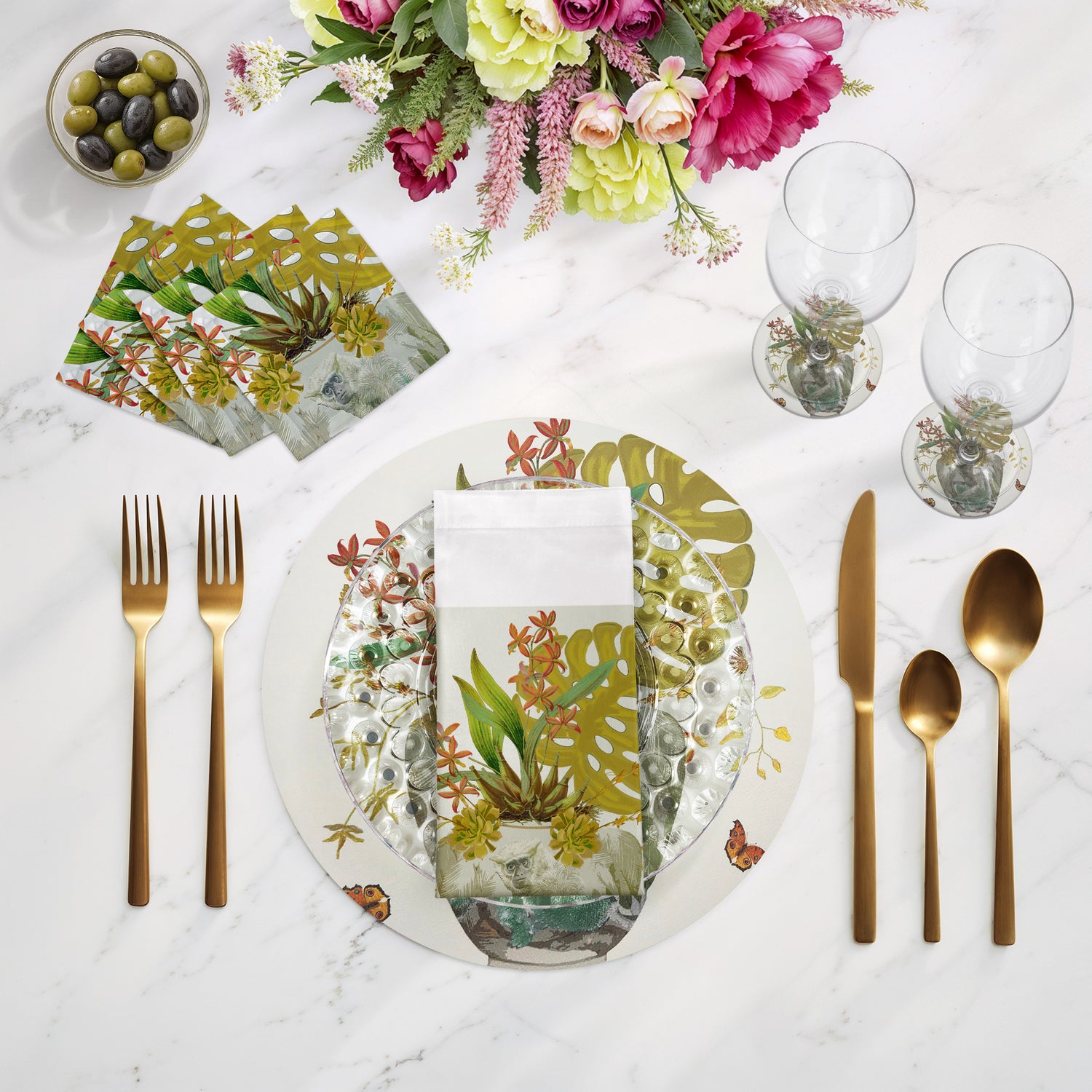 Monkey Large Jungle Dijon 16&quot; Round Pebble Placemats, Set of 4 - nicolettemayer.com
