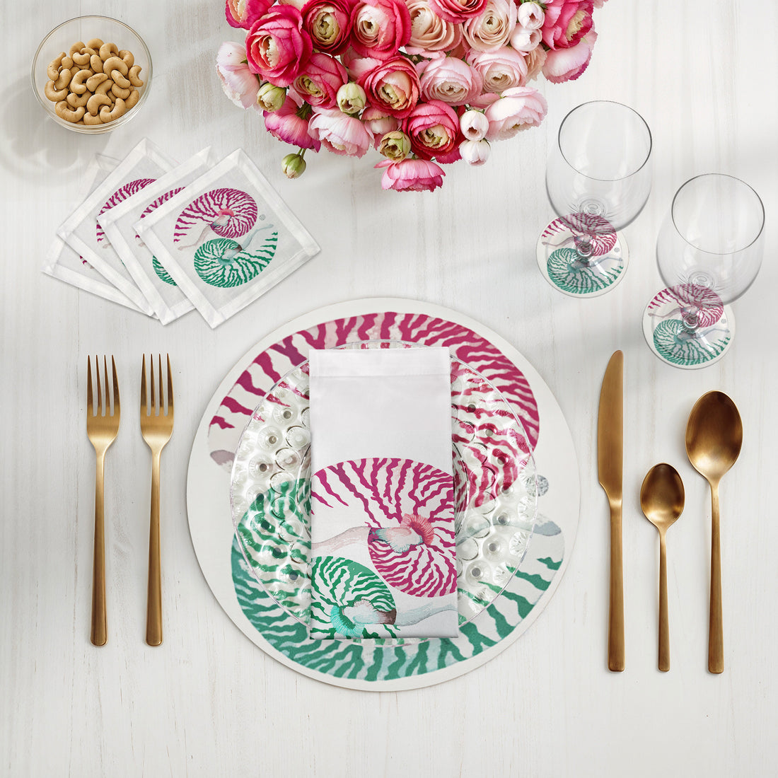 Nautilus Palm Beach 16" Round Pebble Placemats, Set of 4 - nicolettemayer.com
