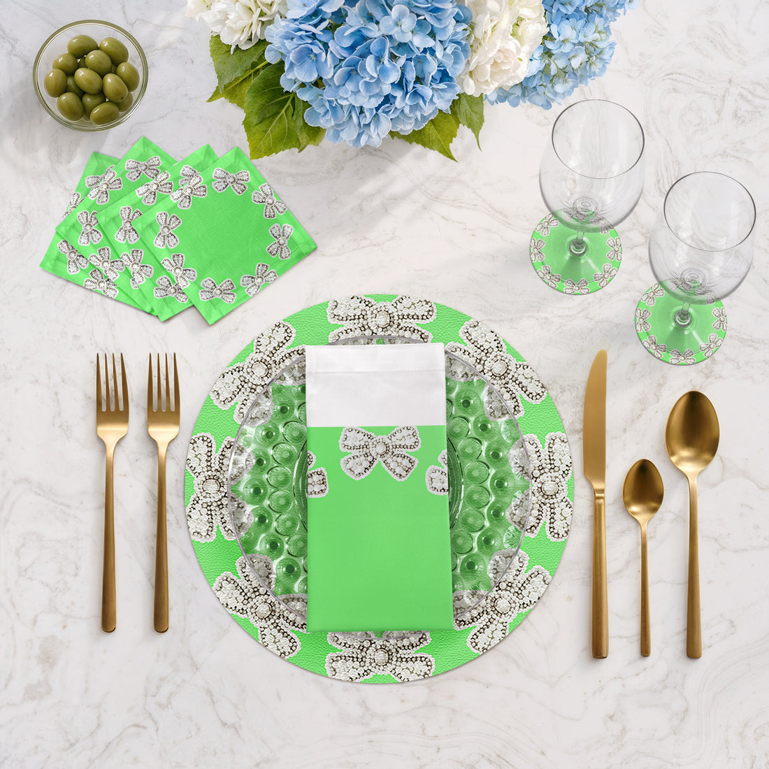 Pearl Bow Colony 16" Round Pebble Placemats, Set of 4 - nicolettemayer.com
