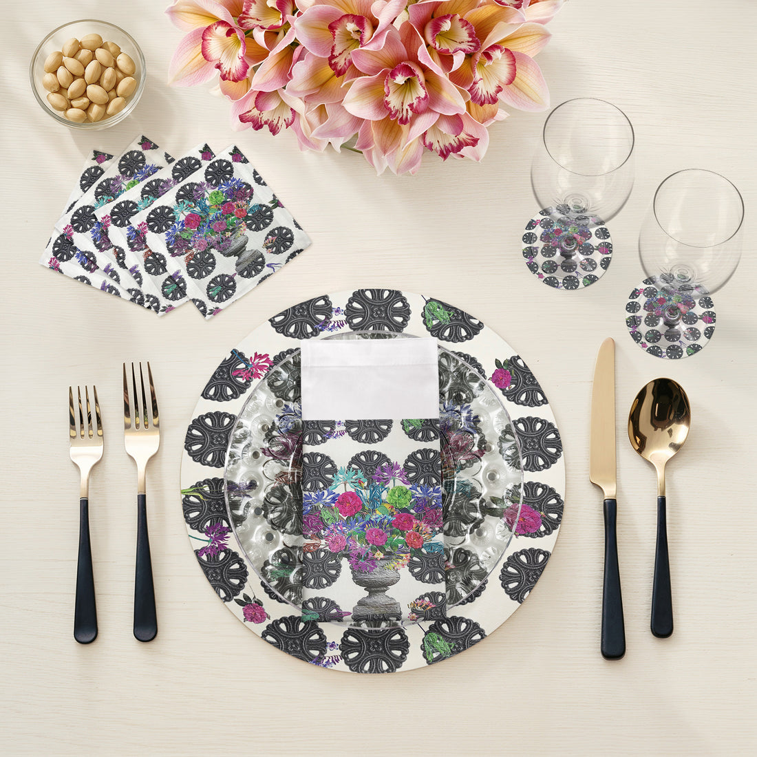 Pistals Metal Bouquet 16" Round Pebble Placemats, Set Of 4 - nicolettemayer.com