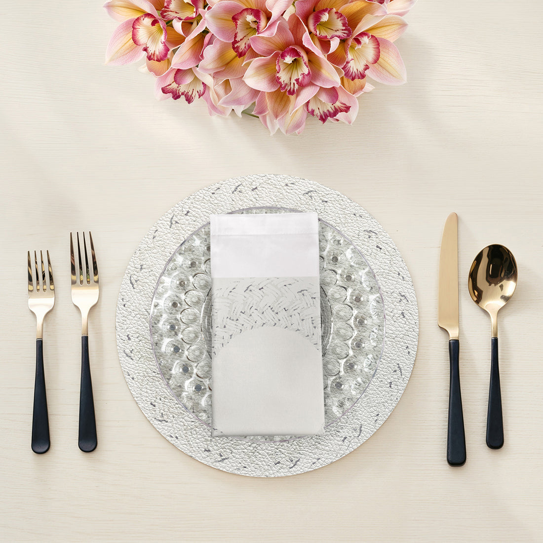 Raffia Amagansett White Cotton Sateen Dinner Napkins - nicolettemayer.com