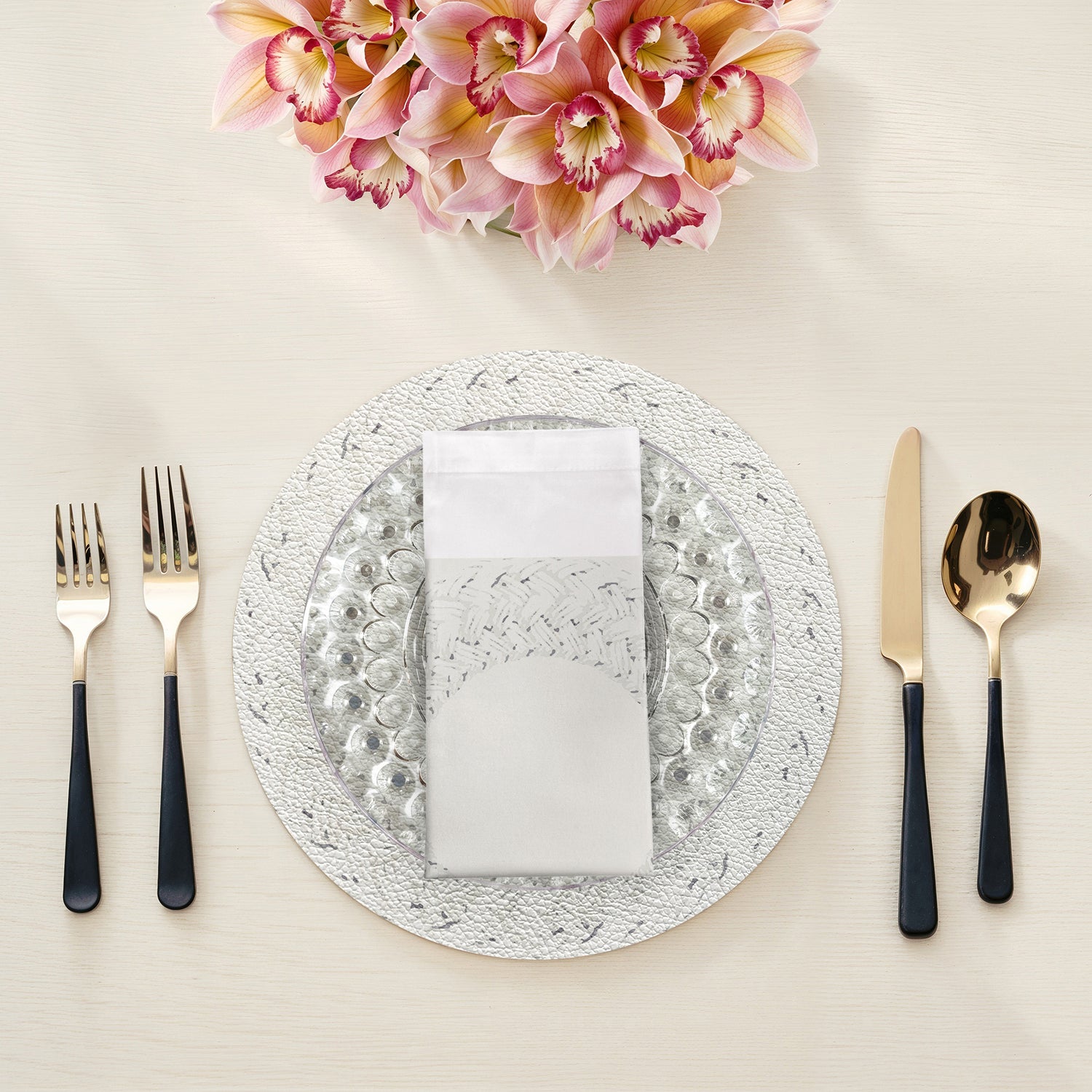 Raffia Amagansett White Cotton Sateen Dinner Napkins - nicolettemayer.com