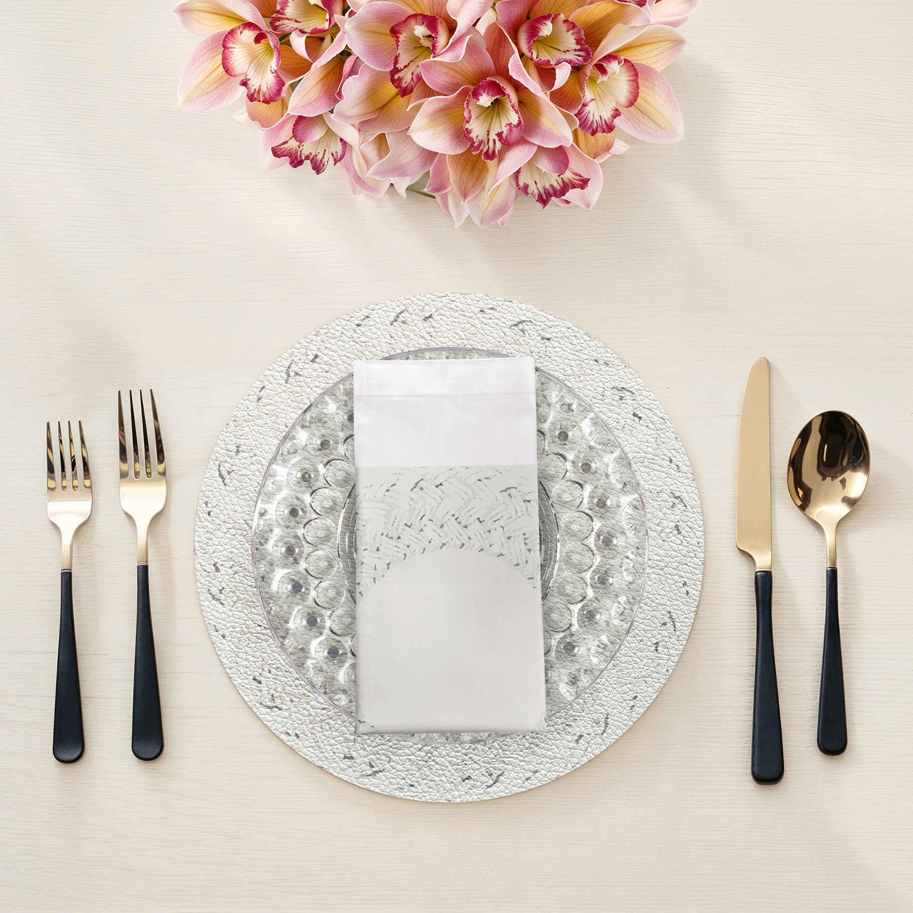 Raffia Amagansett White Cotton Sateen Dinner Napkins - nicolettemayer.com