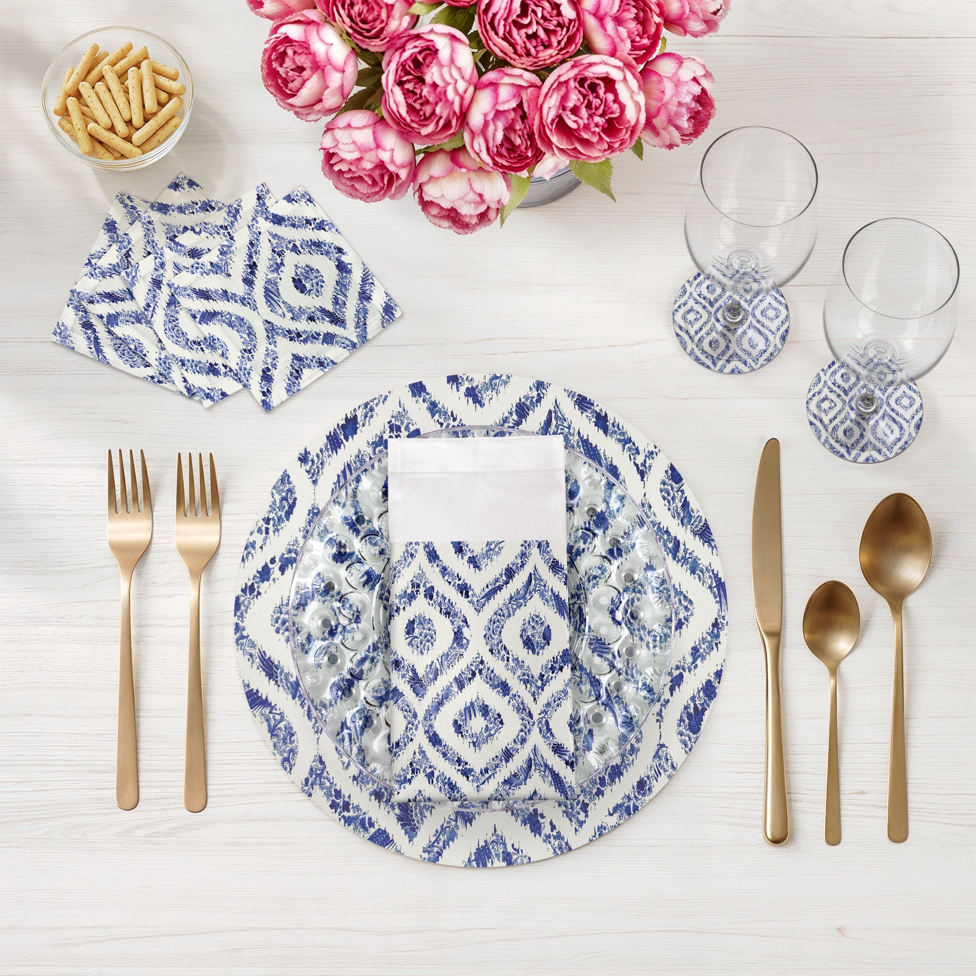 Royal Delft Ikat White Vegan Leather Round Pebble Placemat