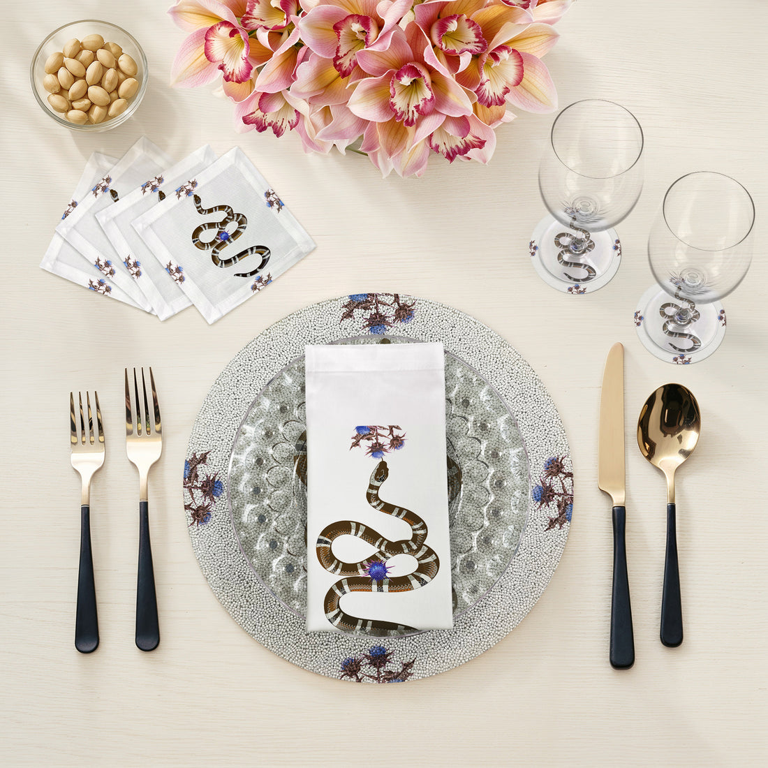 Thistle And Snake Blue White Round Beaded Placemat Smooth - nicolettemayer.com