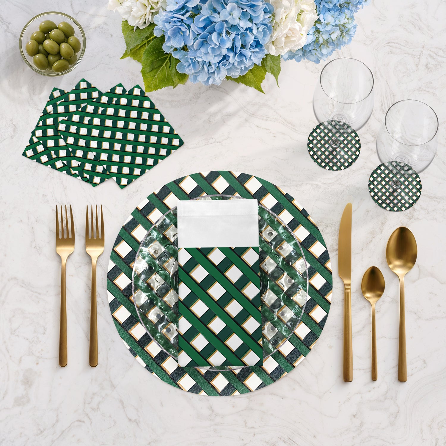 Timothy Corrigan Jardin Francais Vegan Leather Round Pebble Placemat - nicolettemayer.com