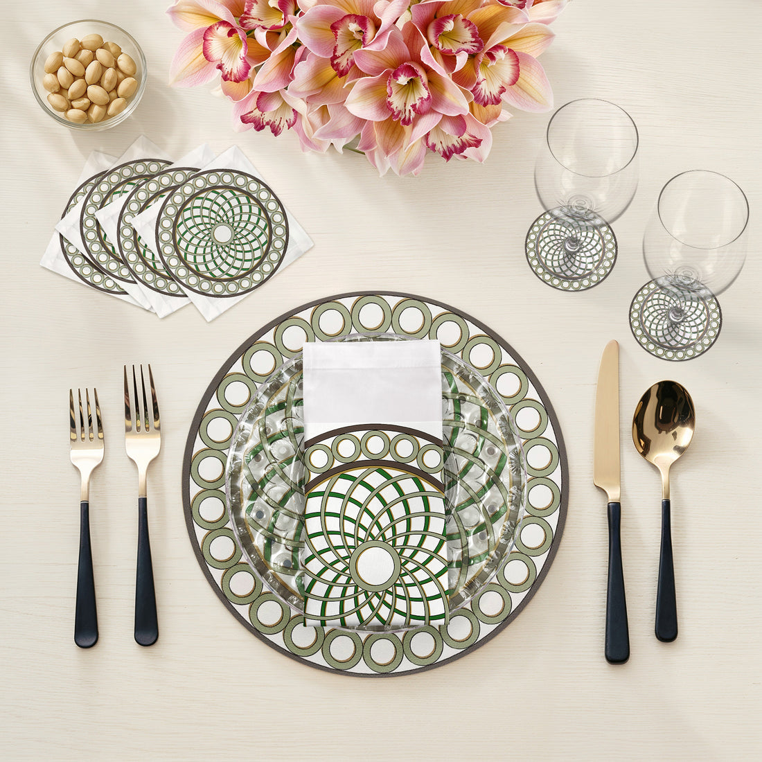 Timothy Corrigan Treillage Gold Lot de 4 sets de table ronds en galets 40,6 cm