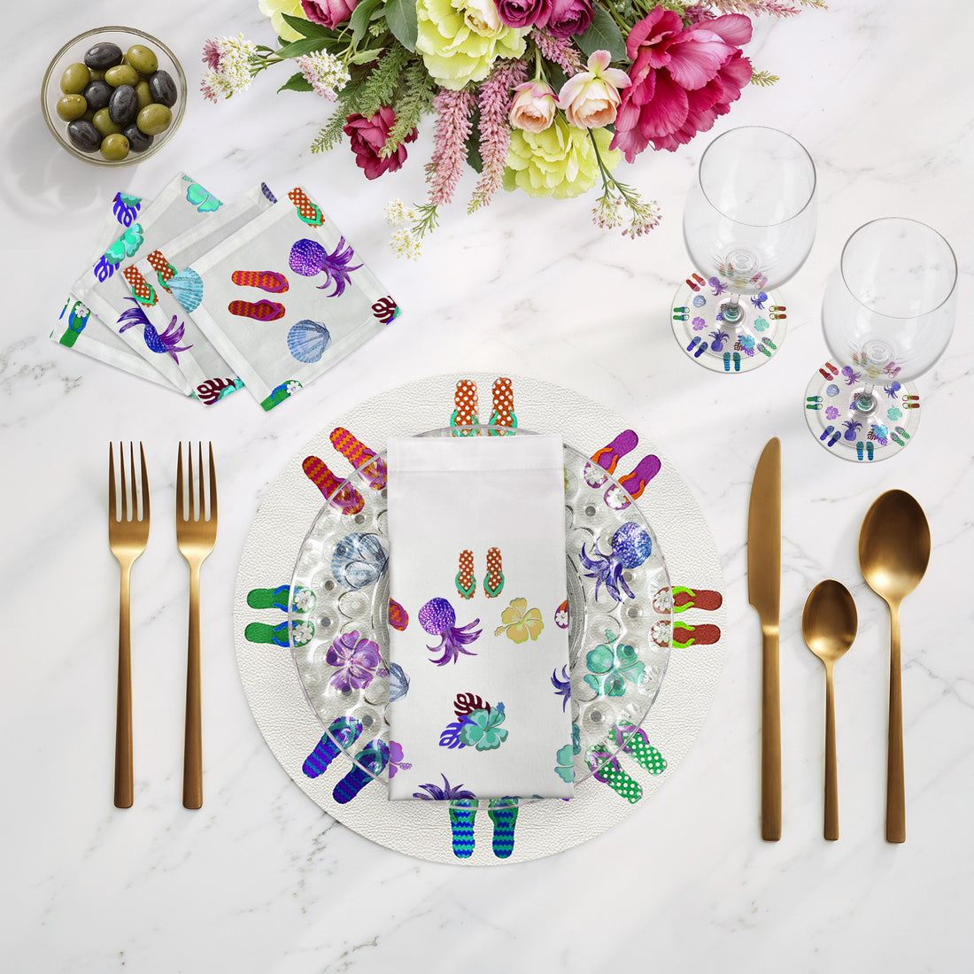 Winter In Florida Colorful 16" Round Pebble Placemats, Set of 4 - nicolettemayer.com
