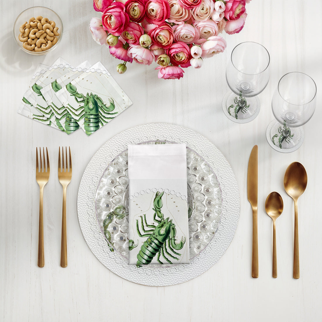 Ensemble de 4 sets de table ronds en galets blancs Zodiac Scorpion 40 cm
